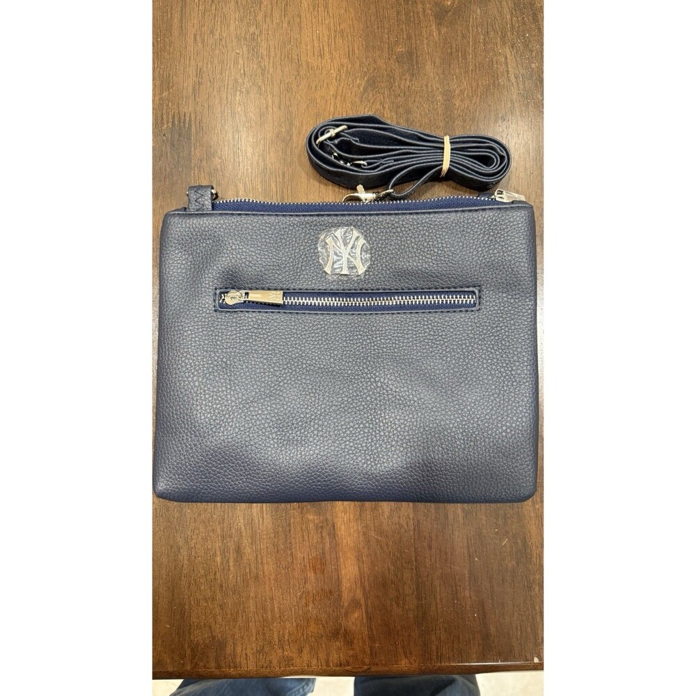 New York Yankees Crossbody Bag, Adjustable Strap, Zip Closure, Navy